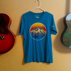 Columbia T-shirt
